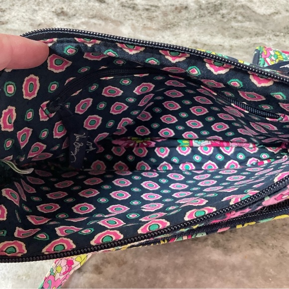 Vera Bradley Little Hipster Crossbody Petal Paisley Retired  ID pouch and wallet - Picture 7 of 13
